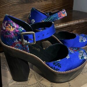 Vintage Free People Starlet Platform Heels